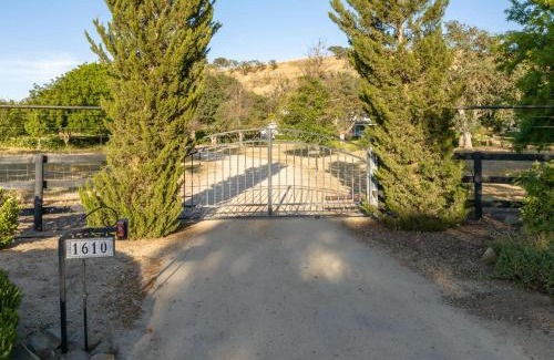 Paso Robles House | Oaks and Roses Ranch