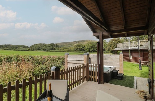 Swanage Cottage | OAKS, family friendly, with hot tub in Swanage