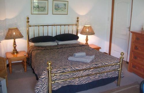 Greater Johannesburg Metropolitan Area House | Oaktree Lodge Guest House