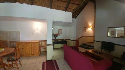 Greater Johannesburg Metropolitan Area House | Oaktree Lodge Guest House