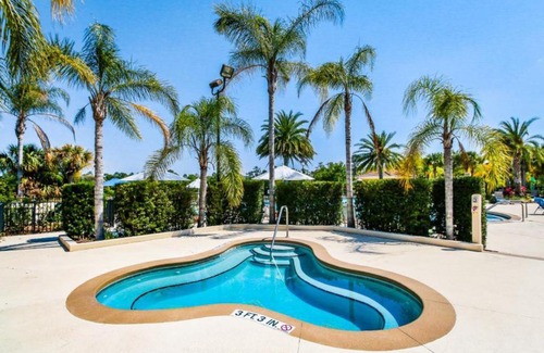 West Kissimmee Hotel | Oakwater Resort 2805