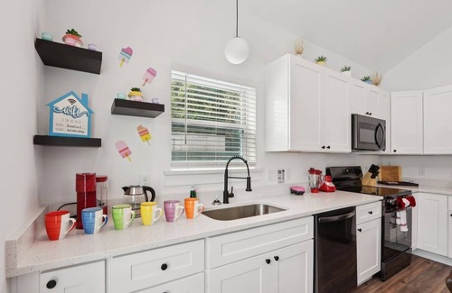 St. Augustine House | Oasis 4 - Near Downtown | TVs, Arcade, Games, Fun!