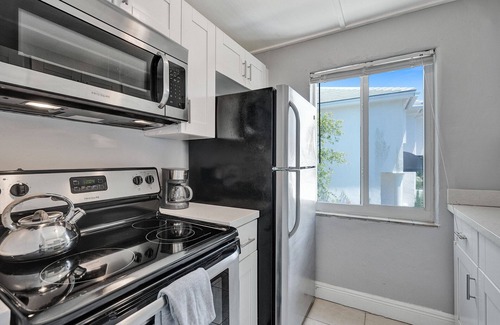 Colee Hammock Apartment | Oasis by Las Olas LUX get away