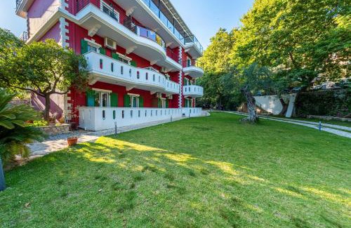 Anthousa House | Oasis Exclusive