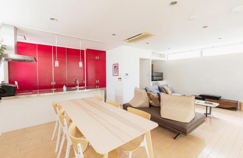 Susakiuramachi Villa | OASIS HAKATA SUITE 2 Parkings