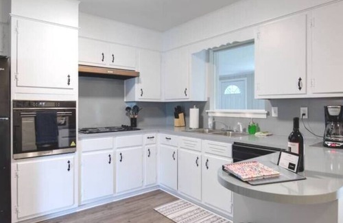 Center Point House | ★Oasis in the Suburbs★ ✅4 BDRM ⚡WiFi ❤️Long Stays!