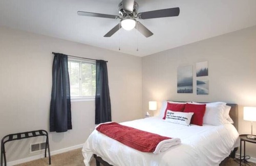 Center Point House | ★Oasis in the Suburbs★ ✅4 BDRM ⚡WiFi ❤️Long Stays!