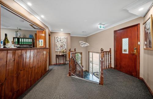 Ulladulla Hotel | Oasis Inn Ulladulla - Welcoming Guests 18 Years and Older