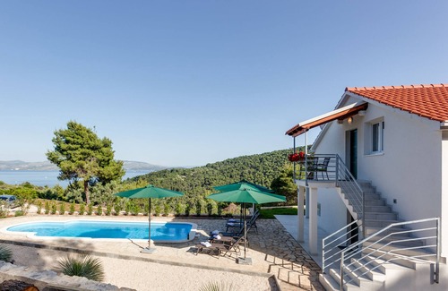 Stomorska House | Oaza mira i tišine s prekrasnim pogledom na more.