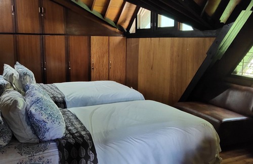 Hegarmanah House | OBC Villa