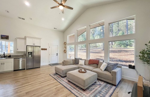 New Meadows Cabin | OC's Hideaway: Ski and Tee Cabin