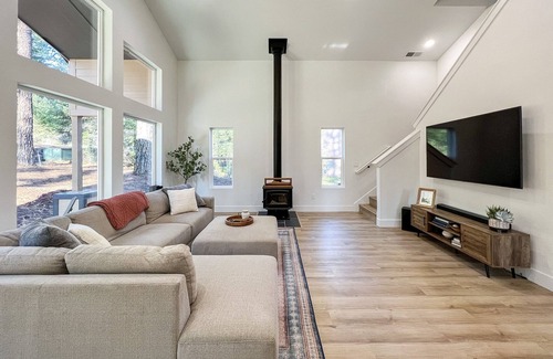 New Meadows Cabin | OC's Hideaway: Ski and Tee Cabin