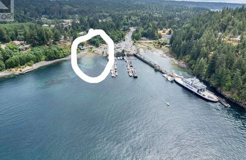 Quathiaski Cove RV Rental | Ocean access glamping with a fantastic view of discovery passage,