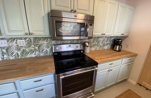 Marineland Acres House | Ocean Beach Cottage