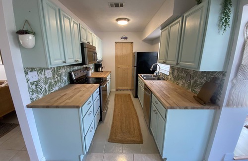 Marineland Acres House | Ocean Beach Cottage