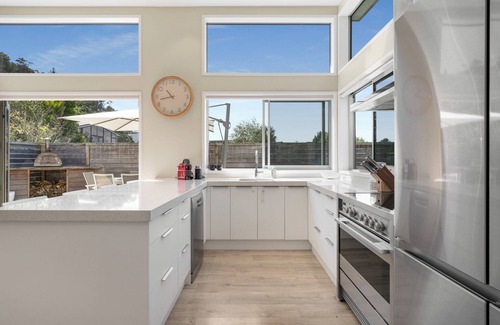 Tairua House | 'Ocean Beach Oasis' - Modern, Beautifully Appointed with Stunning Mountain Views