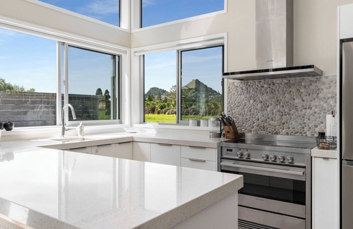 Tairua House | 'Ocean Beach Oasis' - Modern, Beautifully Appointed with Stunning Mountain Views