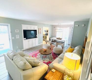 Crescent Beach House | Ocean Blvd Beach Makin Waves Home,sleeps 8,pets OK,free park