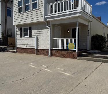 Crescent Beach House | Ocean Blvd Beach Makin Waves Home,sleeps 8,pets OK,free park