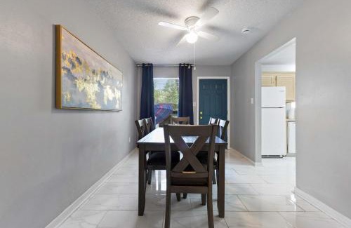 Gulfport Apartment | Ocean Breeze A Relaxing Coastal Getaway Near Top Attractions