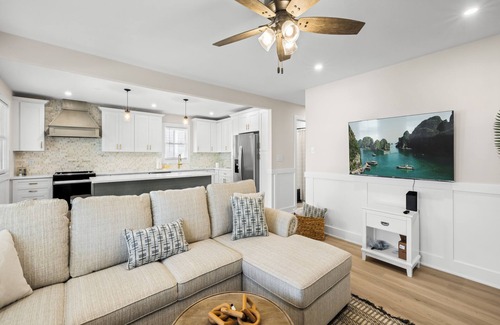 North End Condo | Ocean Breeze Getaway
