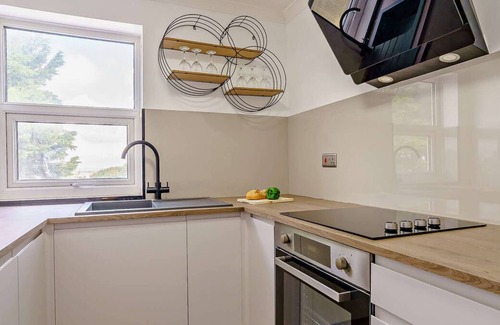 Port-Eynon Apartment | Ocean Breeze - Gower View Suite