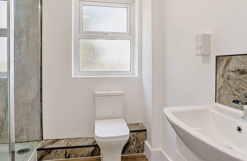 Port-Eynon Apartment | Ocean Breeze - Gower View Suite