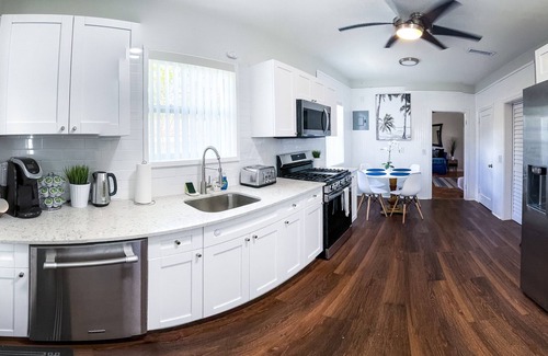 Southwest Apartment | Ocean Breeze - Renovated 3bd/2ba (+Private Patio & Parking)