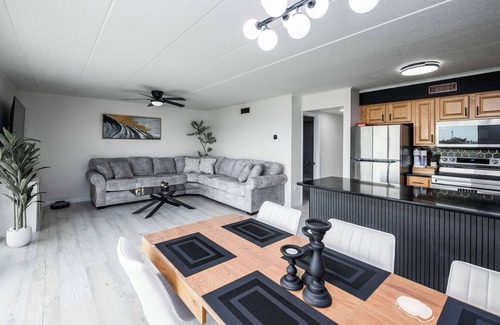 Ocean City Condo | Ocean City Modern 2BR | Walk to Boardwalk | Pool | Parking