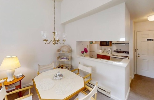 Brewster Condo | Ocean Edge Condo - Resort Pool & Close to Beaches!