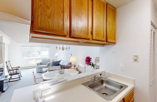 Brewster Condo | Ocean Edge Condo - Resort Pool & Close to Beaches!