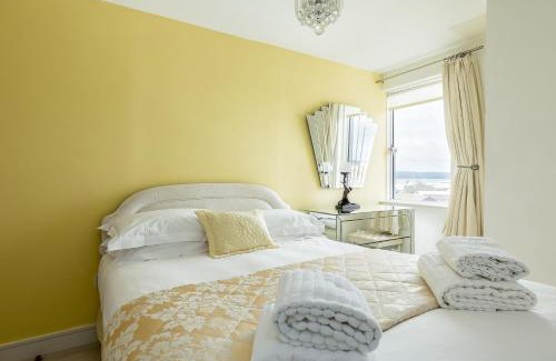 Poole House | Ocean Escape