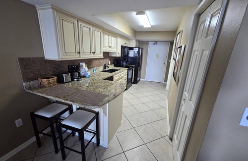 Gulf Shores Condo | Ocean Front - 2BR, 2 BA, 7th Floor