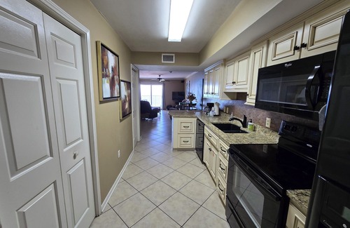 Gulf Shores Condo | Ocean Front - 2BR, 2 BA, 7th Floor