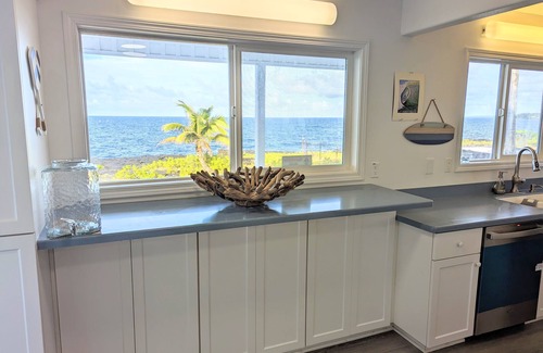 Keaau House | Ocean FRONT Home - Whale Watching Starts Nov-May! BOOK NOW!