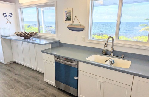 Keaau House | Ocean FRONT Home - Whale Watching Starts Nov-May! BOOK NOW!