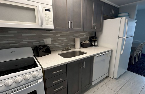 Ortona Park Apartment | Ocean Front Resort w/Beachfront Pool & Beach Access - Studio Unit