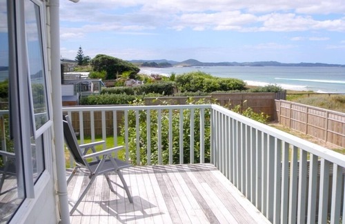 Pataua House | Ocean Front Surf Beach with Sea Views