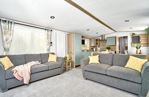 Llanllwchaiarn Resort | Ocean Heights Holiday Park