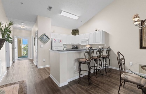 North Myrtle Beach Condo | Ocean Keyes. Comfy 3 bedroom condo. Pond view. Great location. Walk to beach.