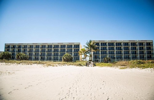Cocoa Beach Apartment | Ocean Landings Resort