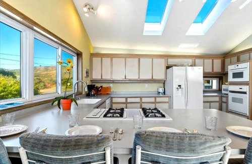 Salmon Creek House | Ocean Oasis~Coastal Escape in Bodega Bay!Easy Walk to Beach!WiFi/Sauna!5Star!