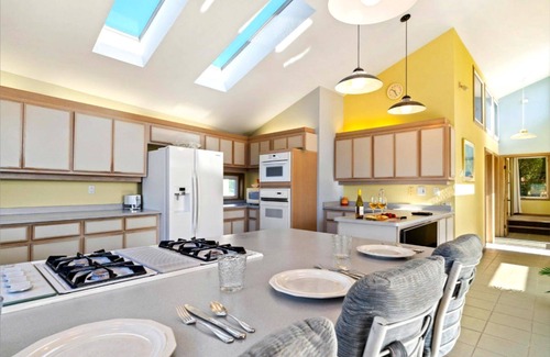 Salmon Creek House | Ocean Oasis~Coastal Escape in Bodega Bay!Easy Walk to Beach!WiFi/Sauna!5Star!