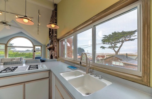Salmon Creek House | Ocean Oasis~New Beach Retreat Bodega Bay!Easy Walk to Beach!WiFi/Sauna!5Star!