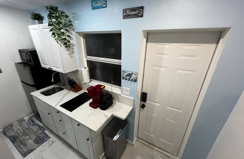Lake Ridge Apartment | Ocean Oasis Studio 5 minutes to beach