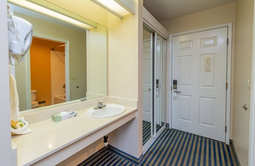 Westside Santa Cruz Hotel | Ocean Pacific Lodge