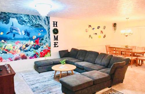 West Chester House | Ocean Palace -12 Guests- close to I-75-Amazing Location!