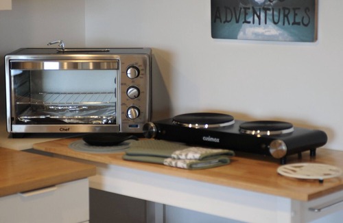 Brew Bay House | Ocean Pearl walk out waterfront one Bedroom Suite