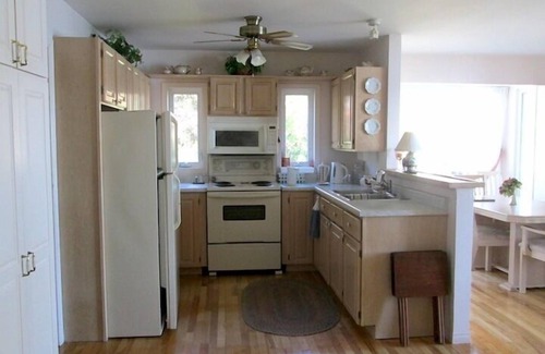 Lunenburg Apartment | Ocean Side Apartment