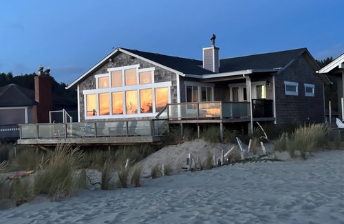 Pacific City House | Ocean star Paradise 5-Bedroom Estate on the sandy Beach with Spectacular Views